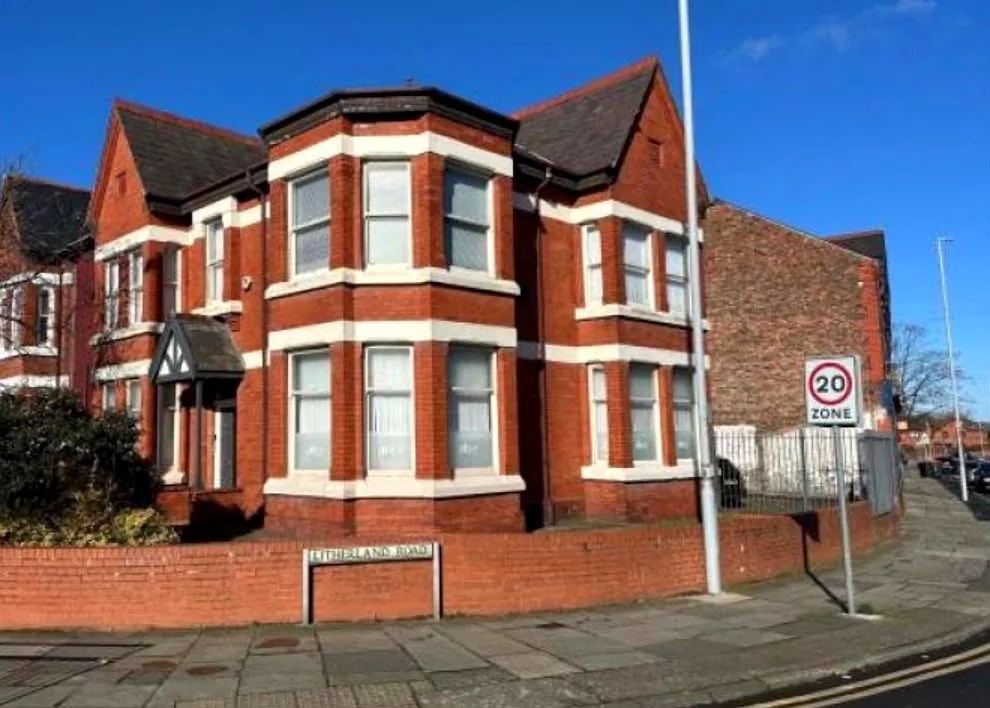 85 Bath Street North